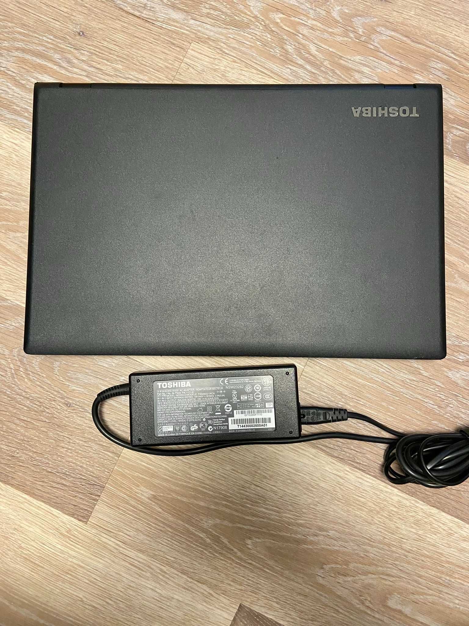 Laptop TOSHIBA Satellite CORE i5-5GEN 15,6" LED HD