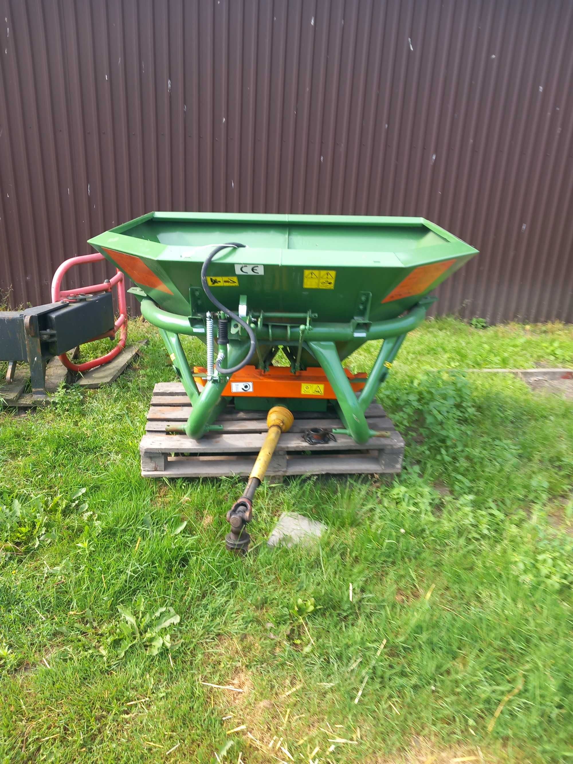 Sprzedam rozsiewacz do nawozów AMAZONE