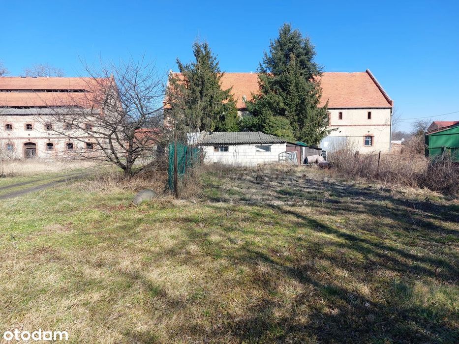 Dom mieszkalny z częścią gospodarczą oraz stodołą/duża działka