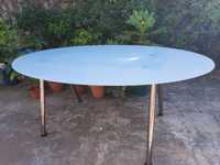 Mesa jantar oval