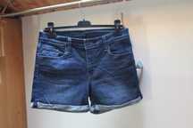 Шорты, джинсовые, Levi's, р 29, состояние новых