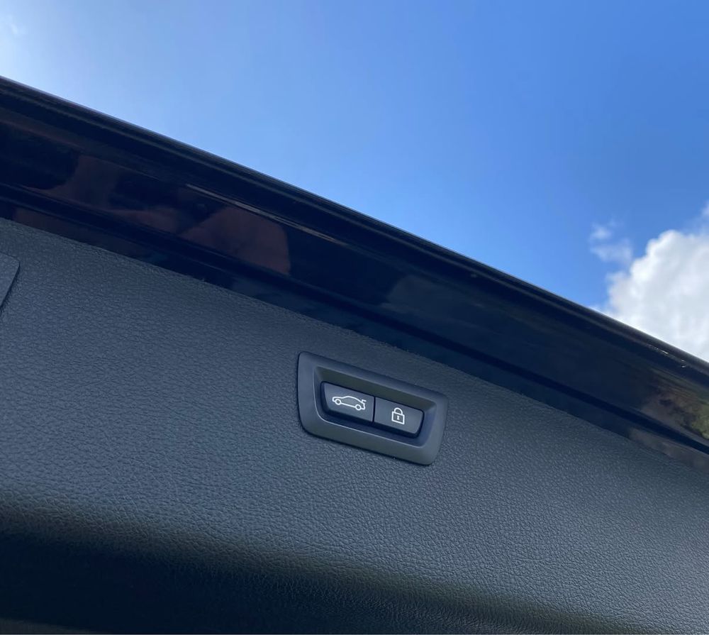 BMW 330i xDrive [F31]