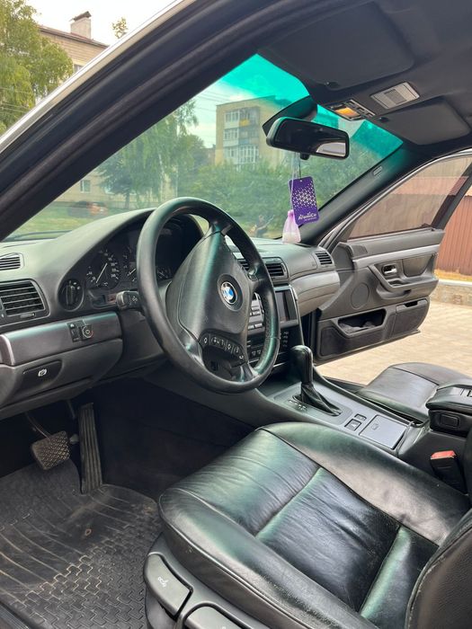 Продам бмв 728i 2000року