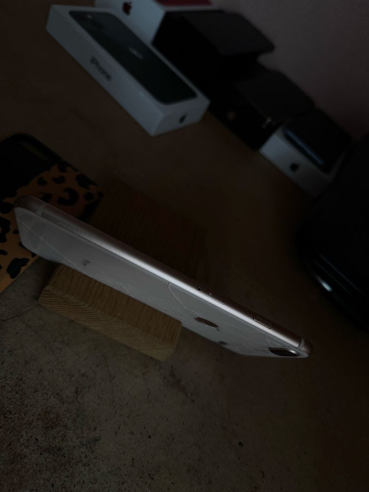 Продам Iphone 8 plus 64 Neverlock