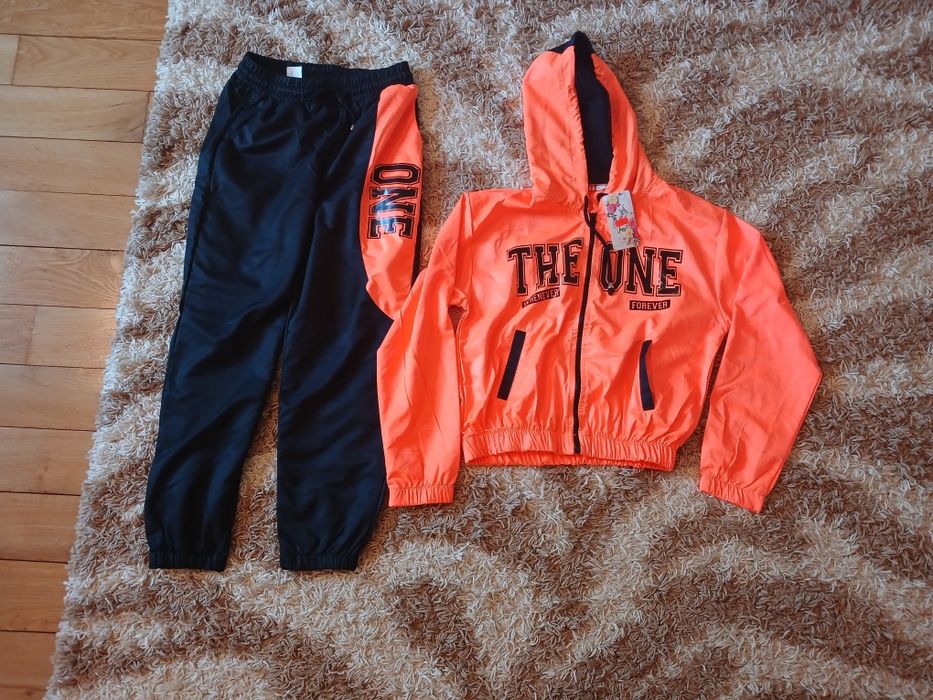 Спортивний костюм на весну.