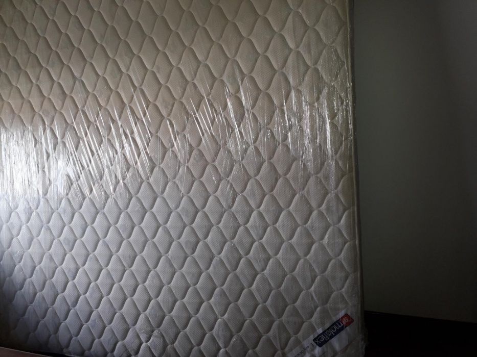 Cama+colchão em excelente estado