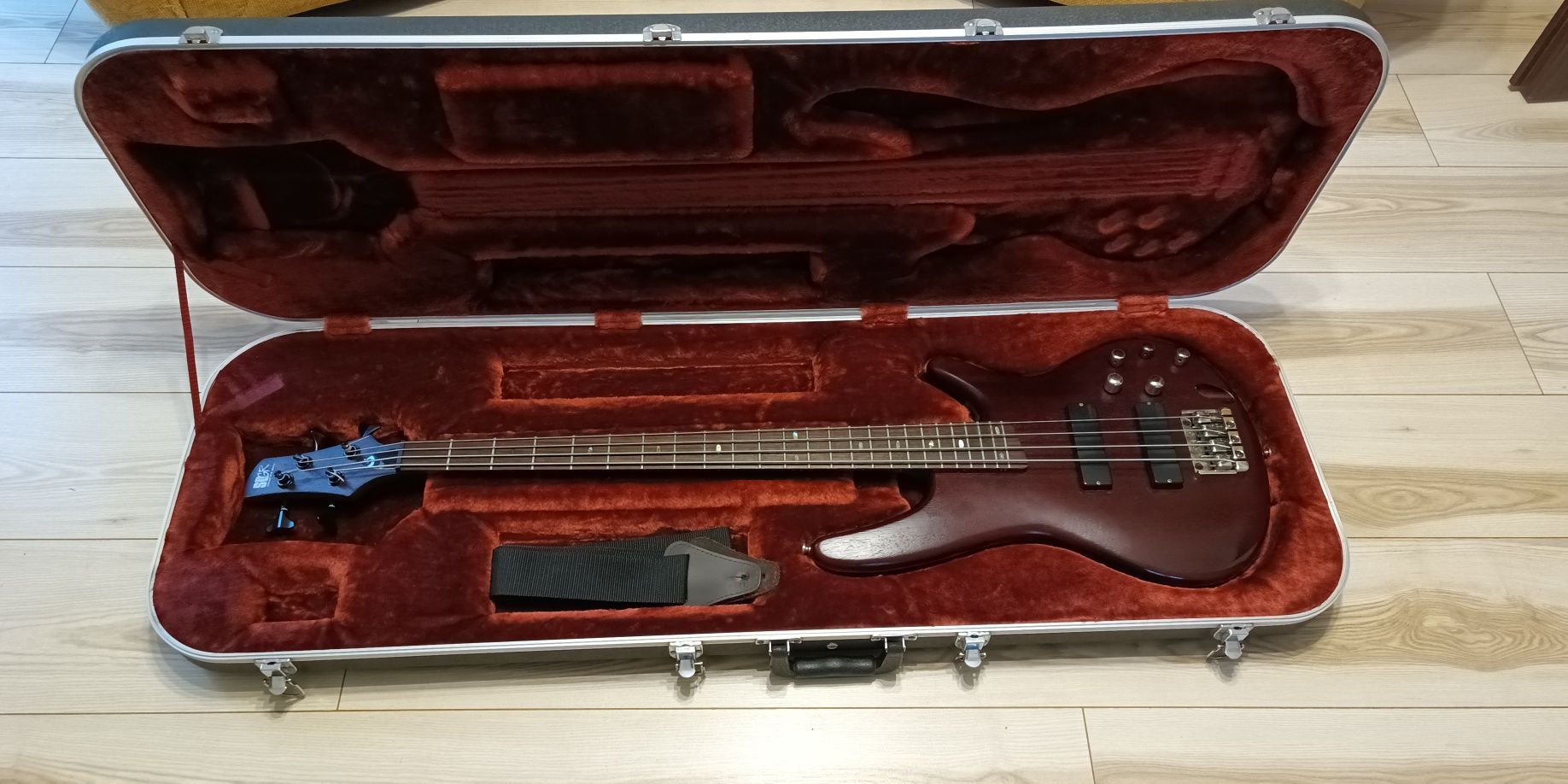 Gitara basowa Ibanez SR 500