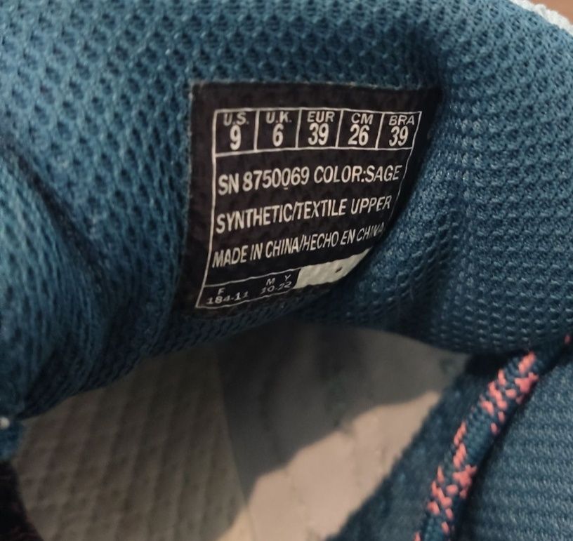 Трекінгові бігові кросівки Skechers 39р