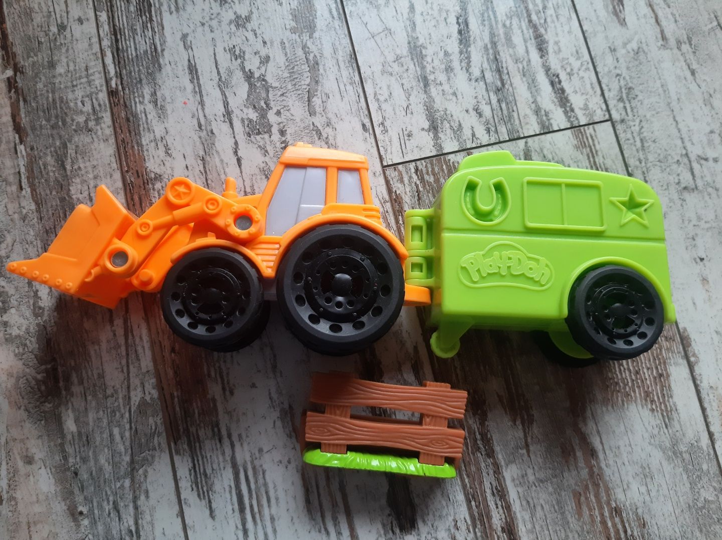 Traktor Play-Doh Wheels