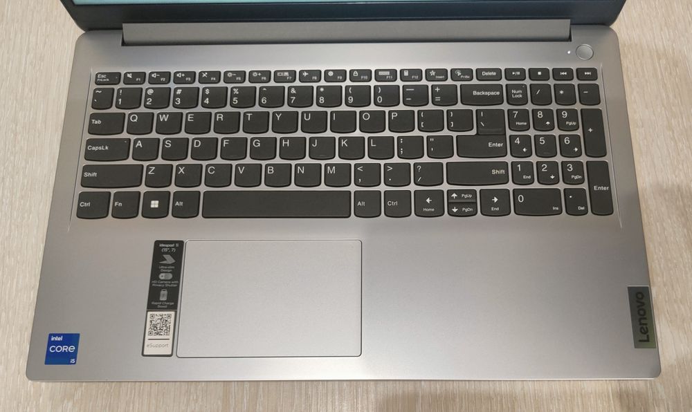 Ноутбук Lenovo 15,6" FHD, Core I5 1235U, 16GB DDR4, 512Gb SSD