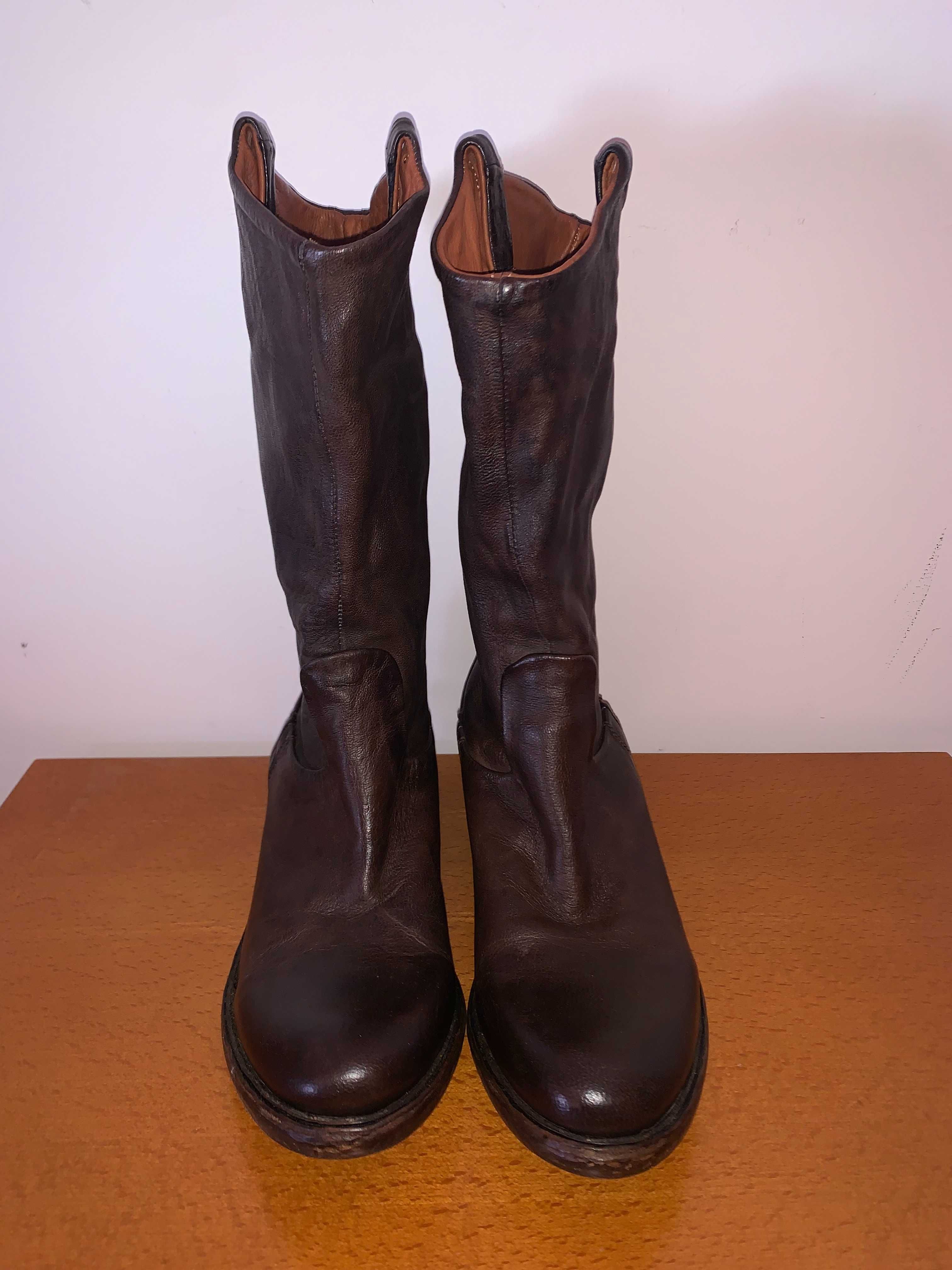 Botas Cowboy - Tamanho 38