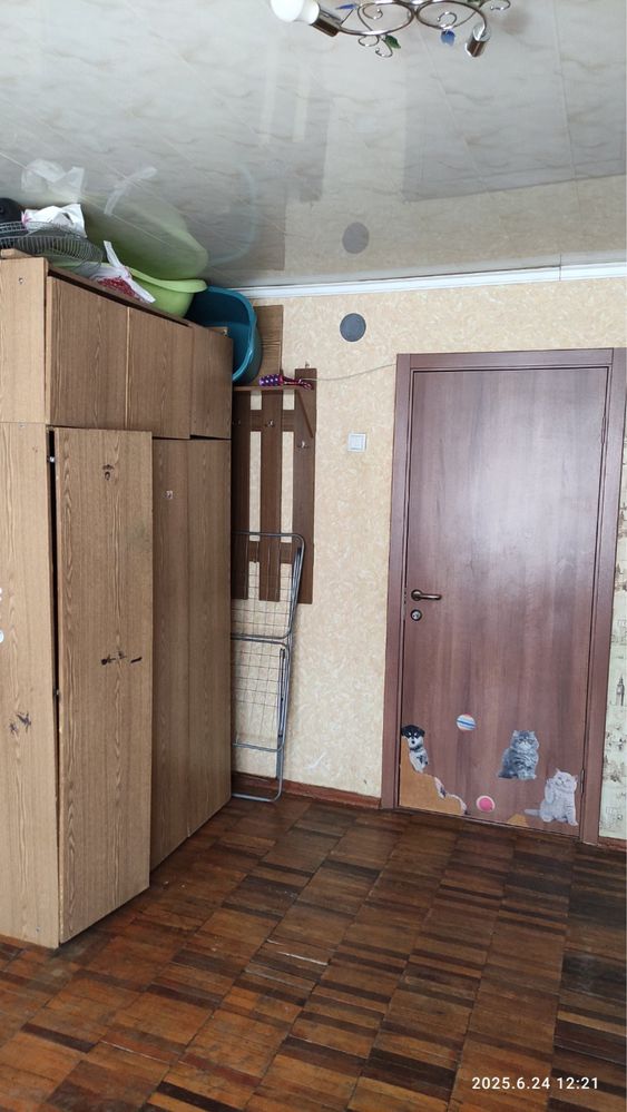 Сдам  комнату недорого Чаривная 40а