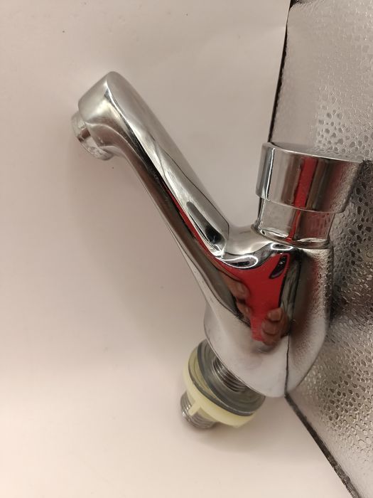 Bateria umywalkowa czasowa zawór na zimną wodę