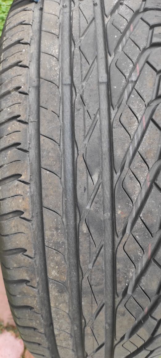 Opona Uniroyal 215/60 R17