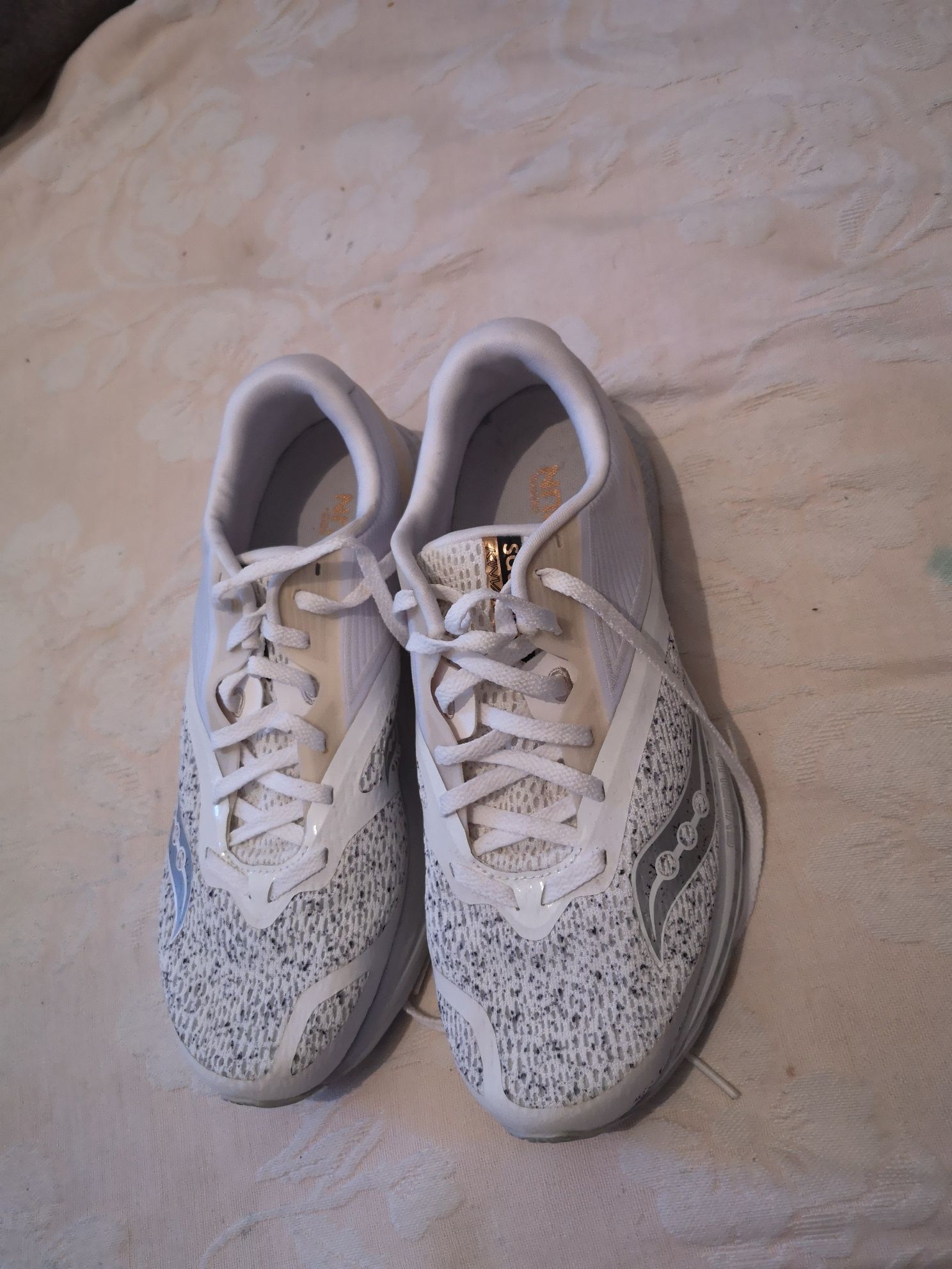 Ténis Saucony kinvara 9, tamanho 42