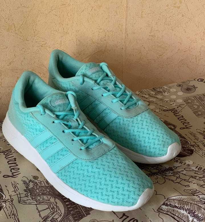 Кросівки Adidas! розмір 40.5