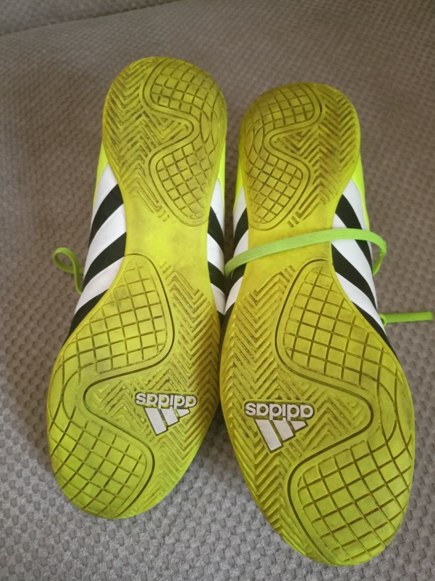 Buty halowe adidas