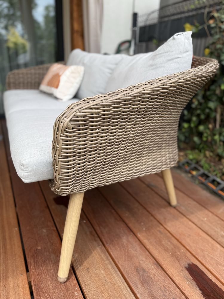 Zestaw mebli ogrodowych z technorattanu – sofa + 2 fotele + stolik