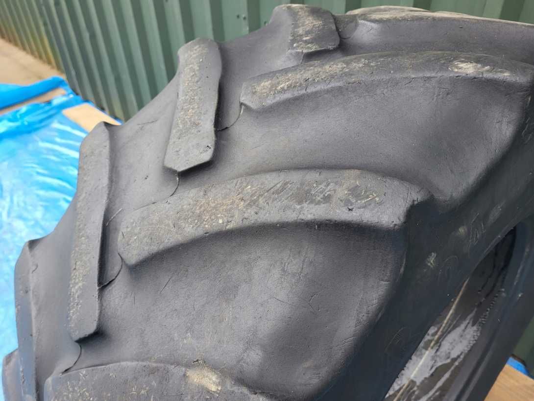 Opona Continental 440/65 - R 24 Contract 440/65r24