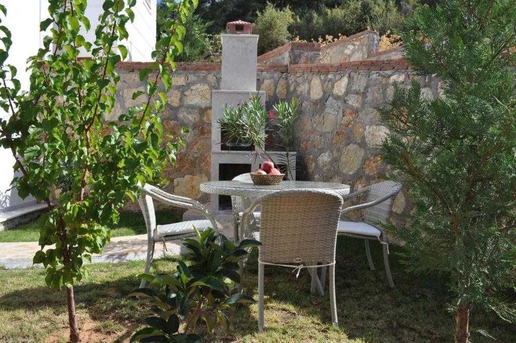 Аренда апартаментов 2+1, 90 м.кв. Личный сад с барбекю.Олюдениз,Турция