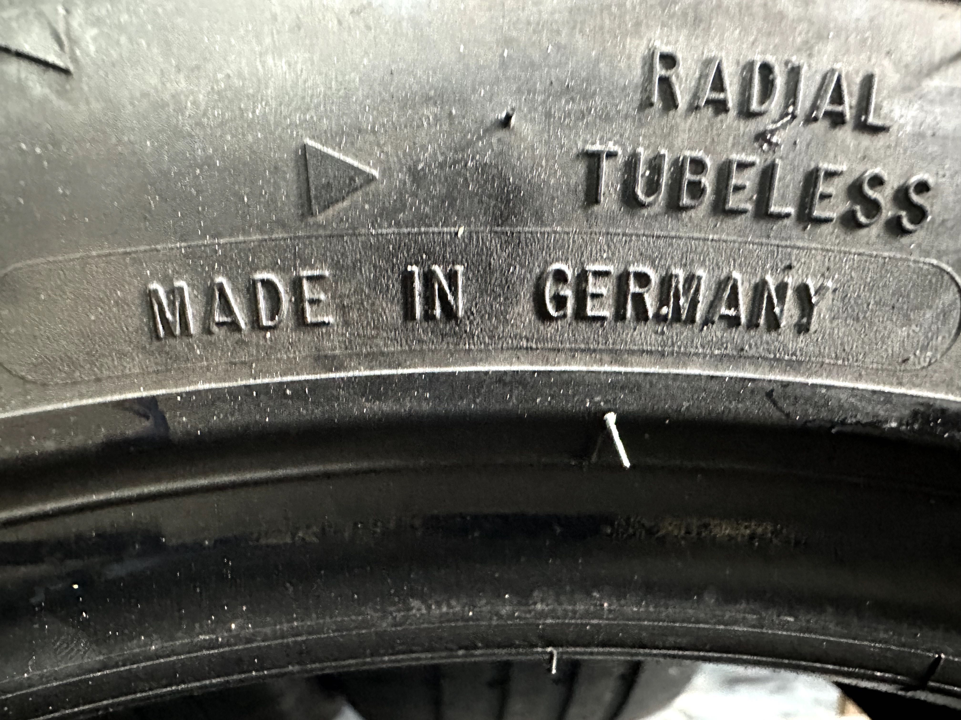Літні шини 245 45 R18 100Y Goodyear Eagle F1.   2023р