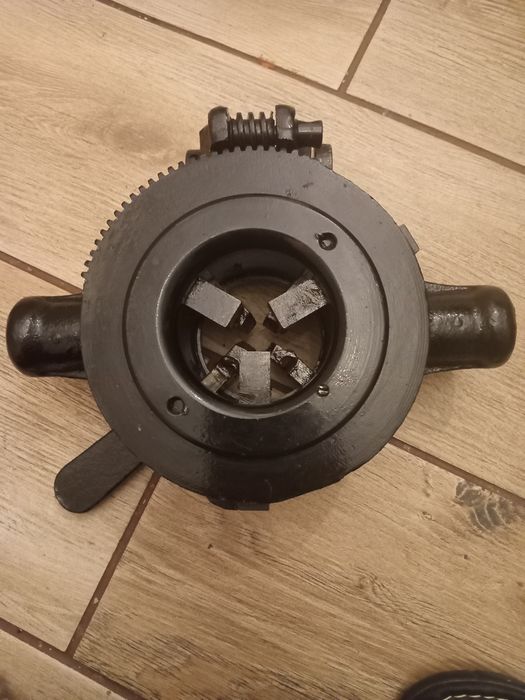 Клупп плашка для нарізання різьби