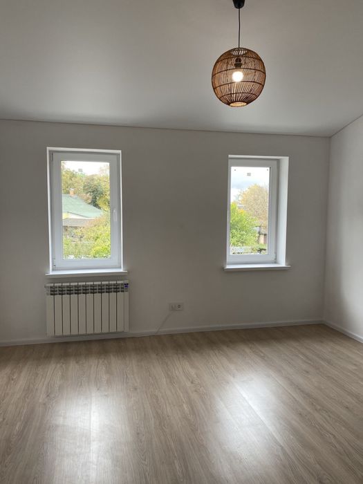 Таунхаус з частковим ремонтом по вулиці Києво-Мироцька