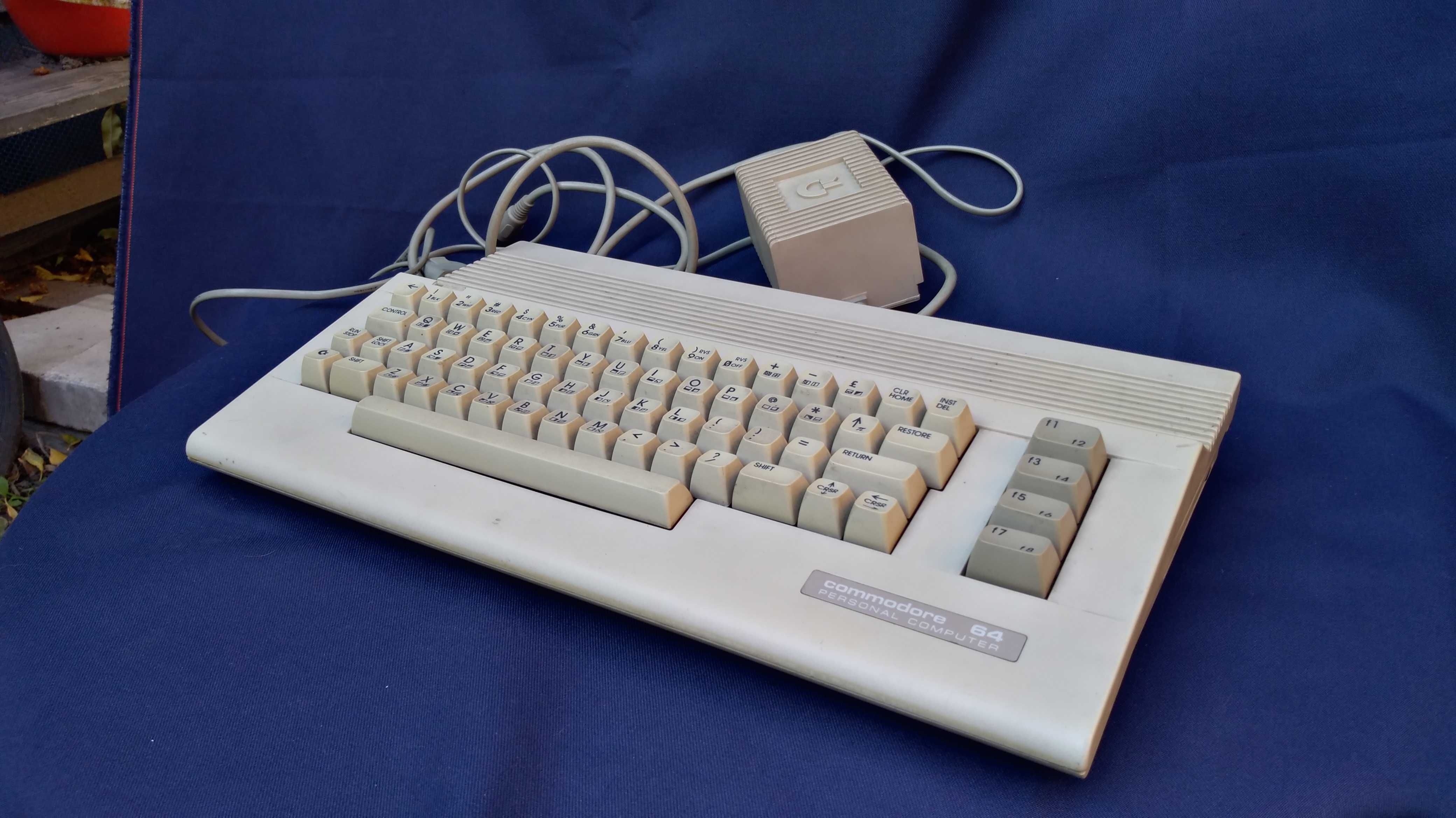 Commodore 64 retro gry C64 + zasilacz