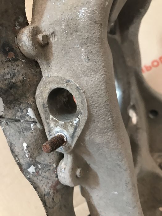 Audi a8d2 4.2 цапфа