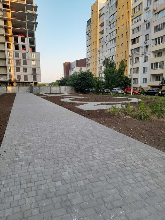 Продам двухкомнатную квартиру на Сахарова 38500