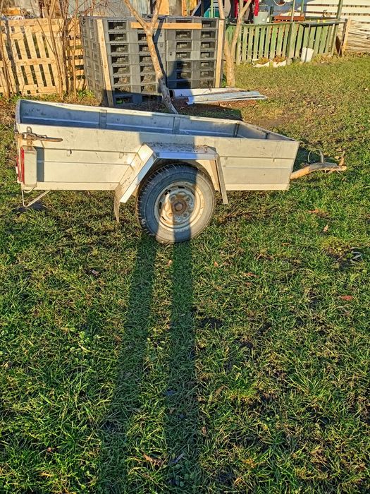 Przyczepka samochodowa