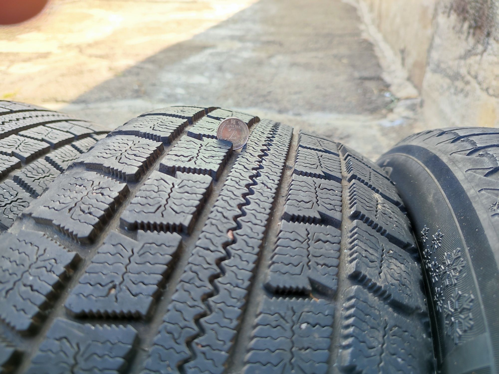 Зимняя резина шины Michelin Alpin / Nitto sn2 /215/60 R17