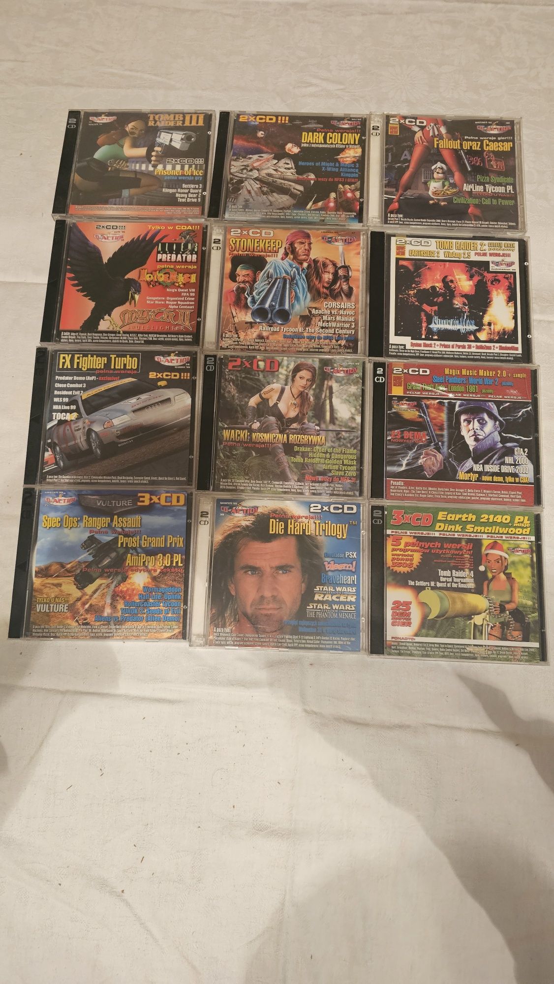 Sprzedam cały rocznik Cd-action z 1999 roku . 12 numerów .