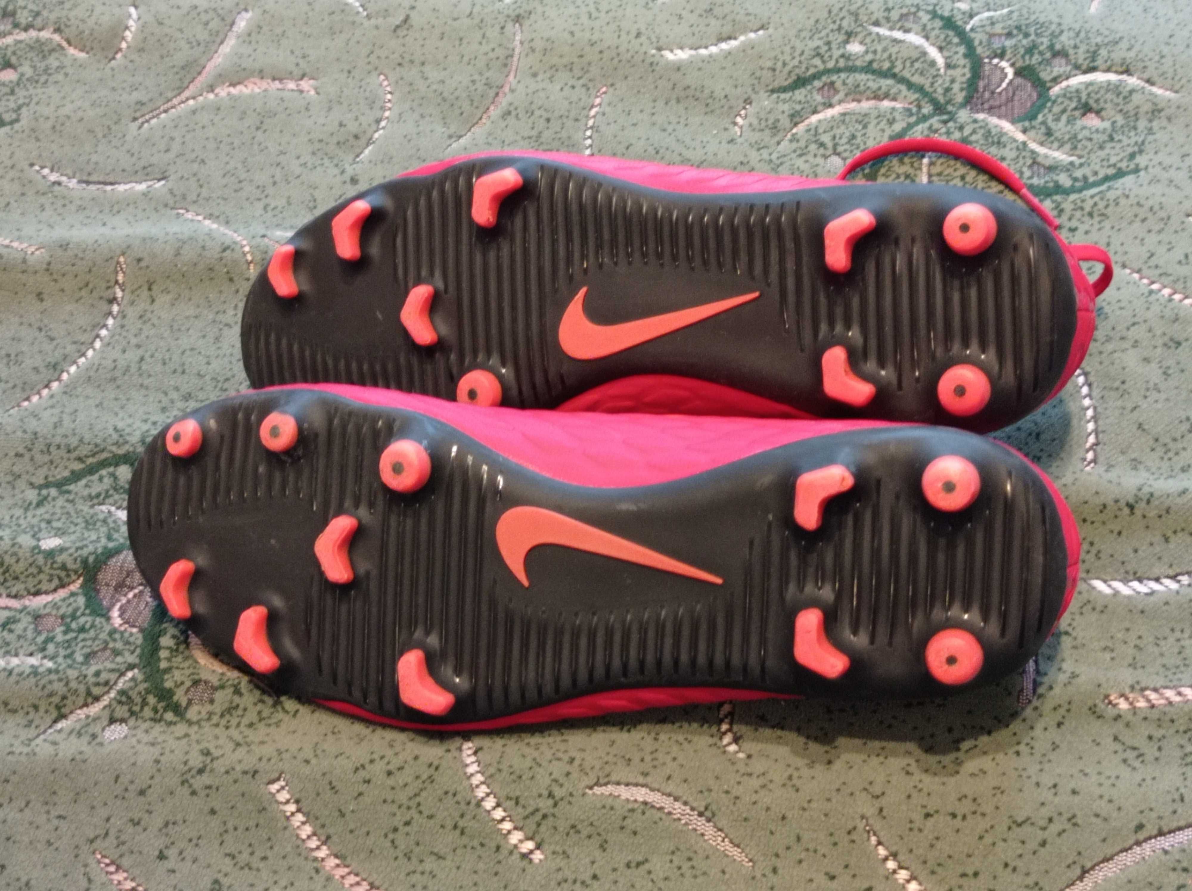 Копочки Nike Hypervenom (оригинал) фирменные размер-41 стелька- 26см