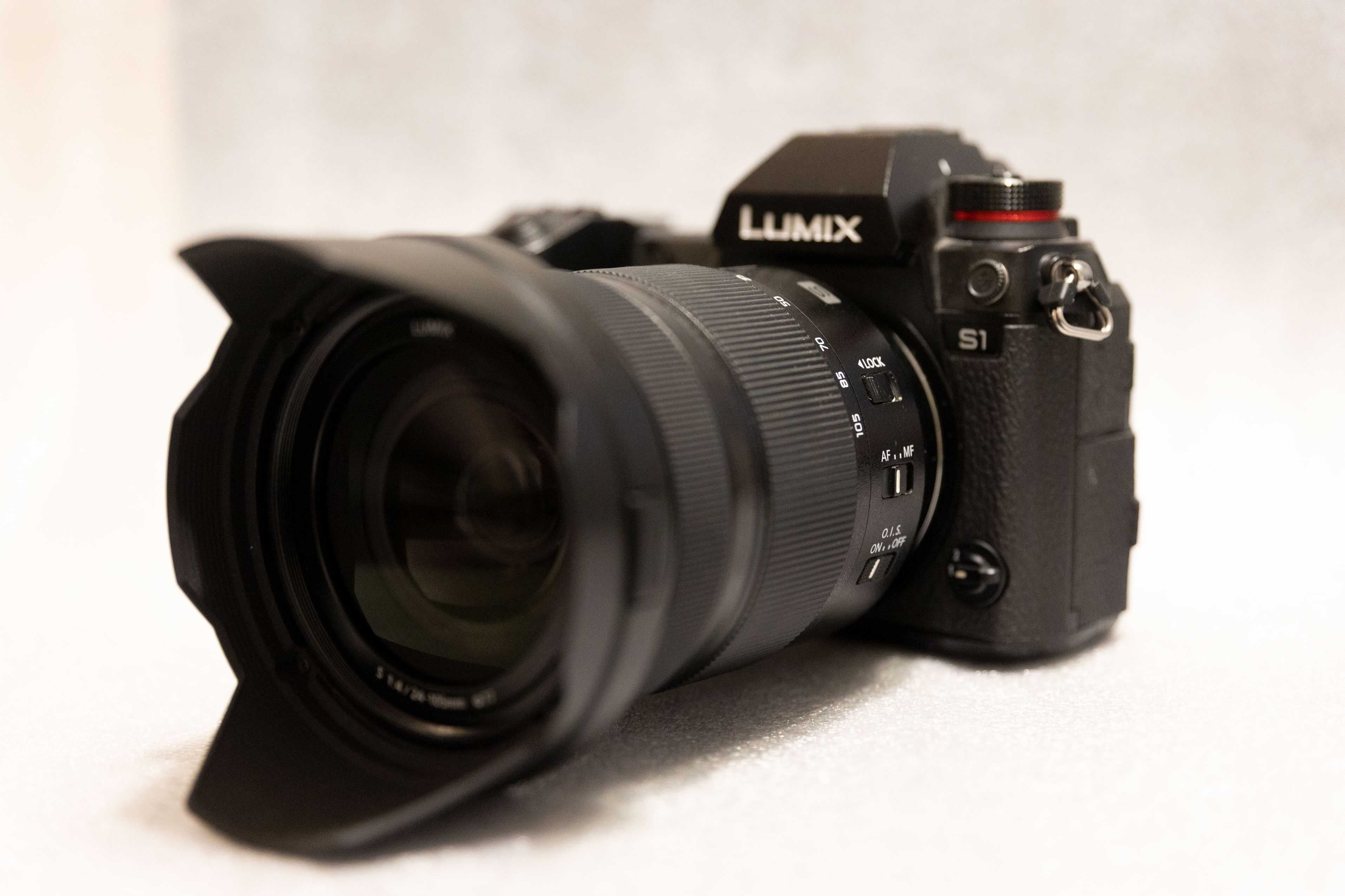 Panasonic Lumix S1 + Lumix S 24-105mm f/4 + Cage 8Sinn + odblok. V-Log