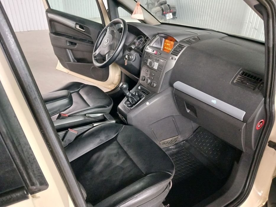 Opel Zafira семимісна 1.6 газ бензин