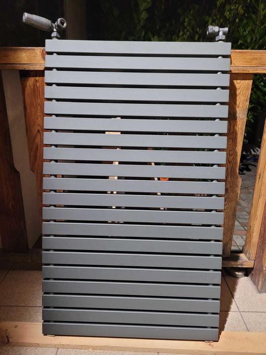 Grzejnik TRP 60x99 cm Metallic Grey B 768W Roz 54cm 8 Bar TERMA