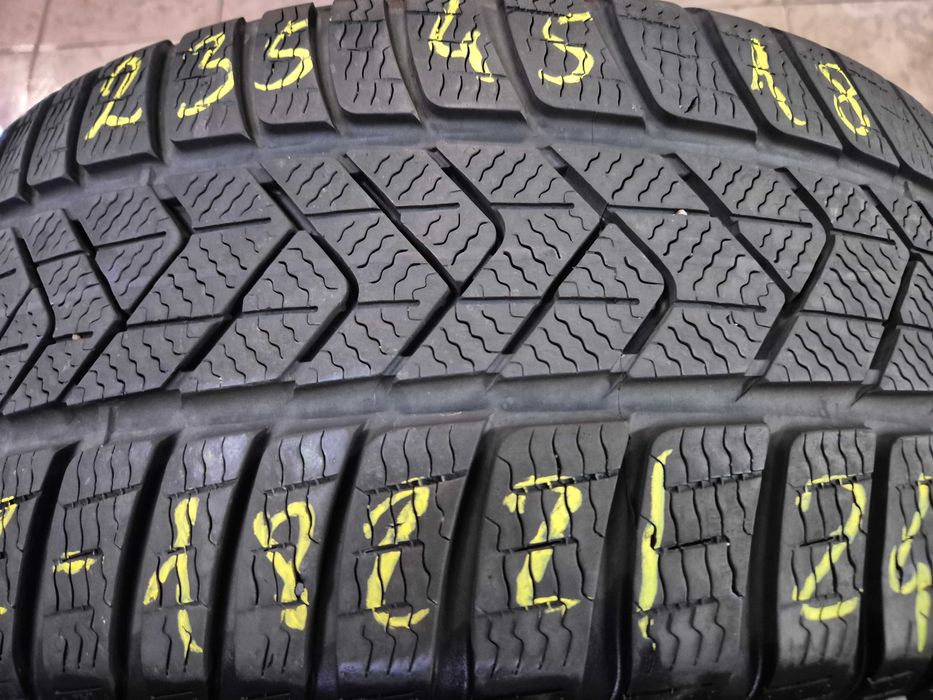 235/45r18 98V (Z1822/24)009 2szt 5,5mm 21r Sottozero 3 PIRELLI ZIMOWE