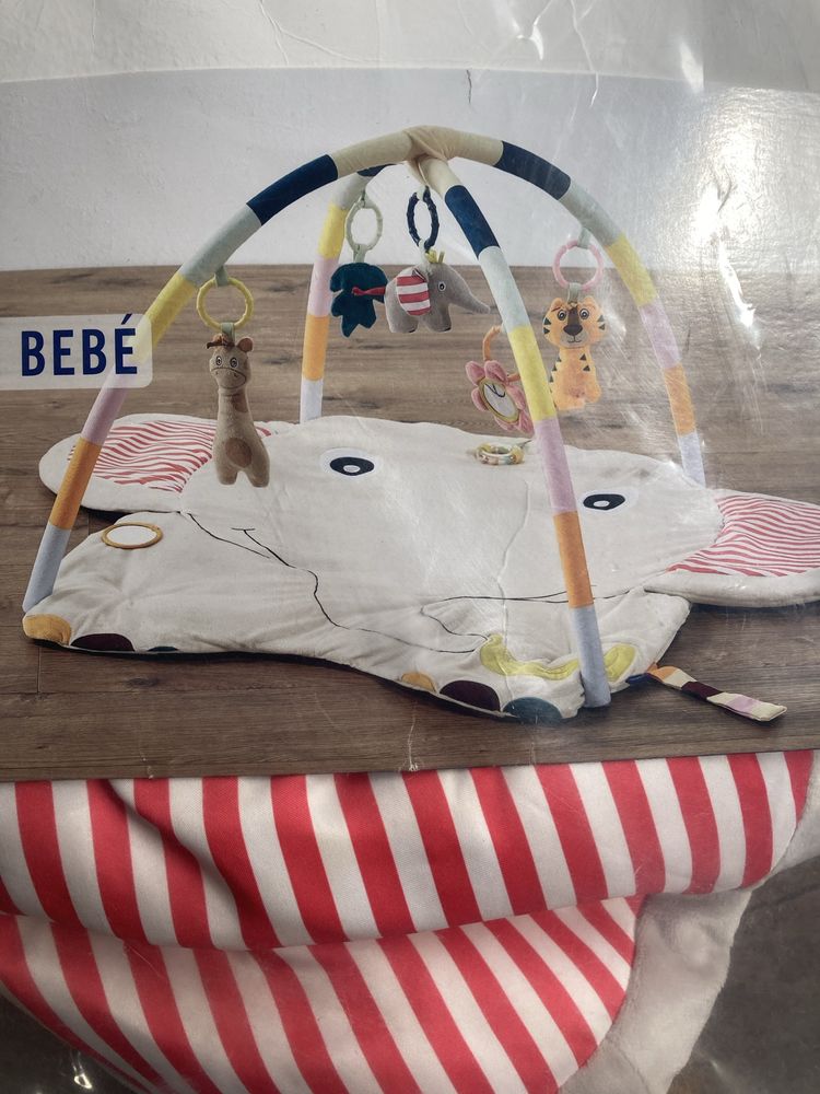 Manta de actividades para bebe
