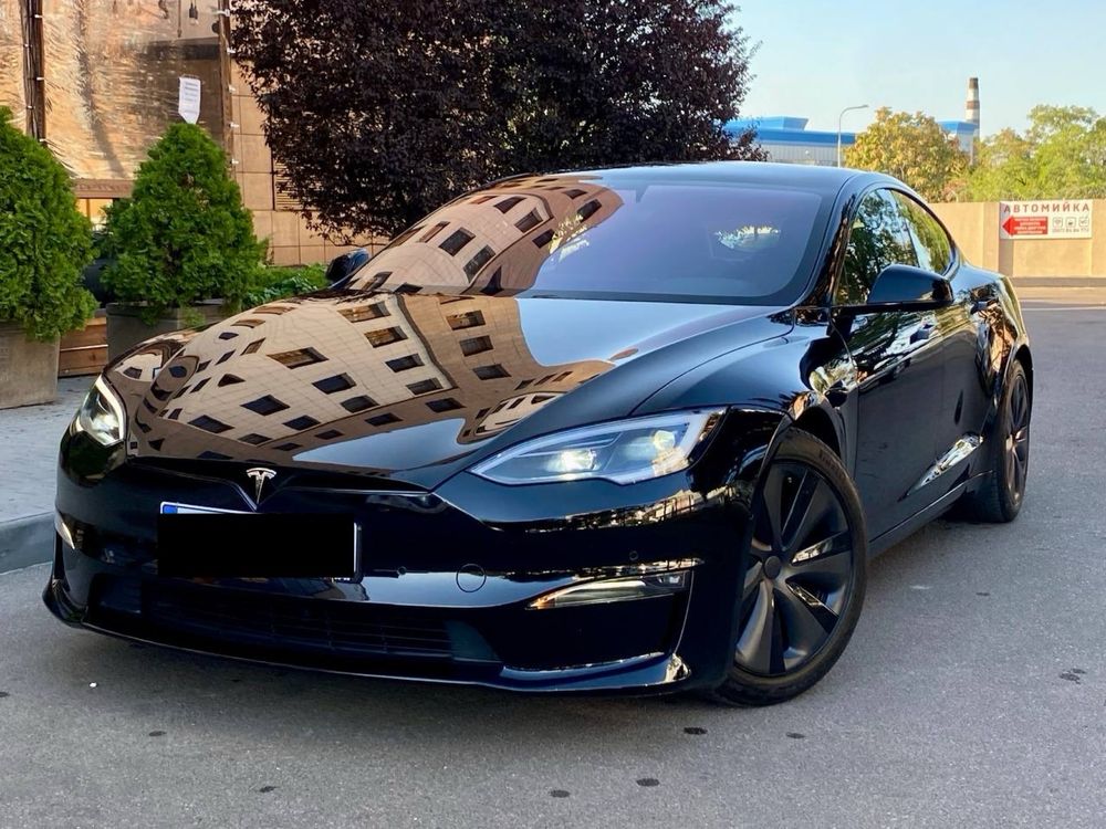 Tesla model s PLAID