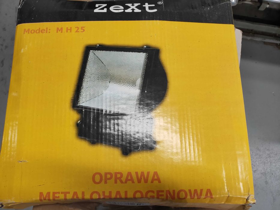 Oprawy lampa metalohalogenowa MH 25 ZEXT - 4 szt.