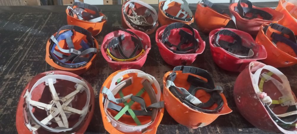 Каски будівельні, б/ в , робочий стан