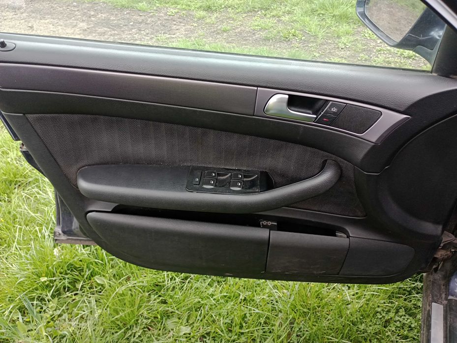 Audi A6 C5 - fotele materialowe czarne SEDAN