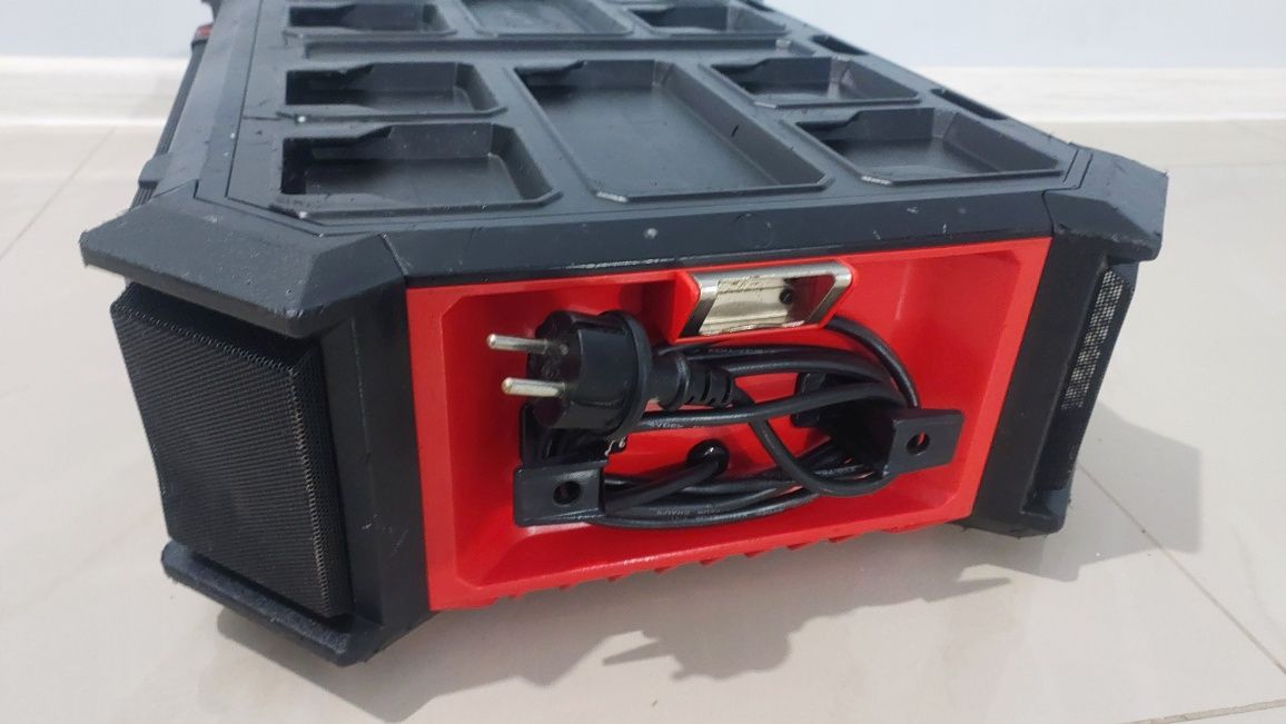 Радио / зарядное устройство Milwaukee M18PRCDAB+-0