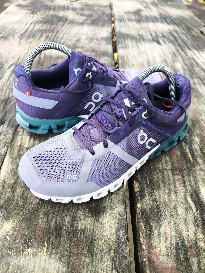 On Running Cloudflow Damskie Buty do biegania rozmiar 38.5 cm
