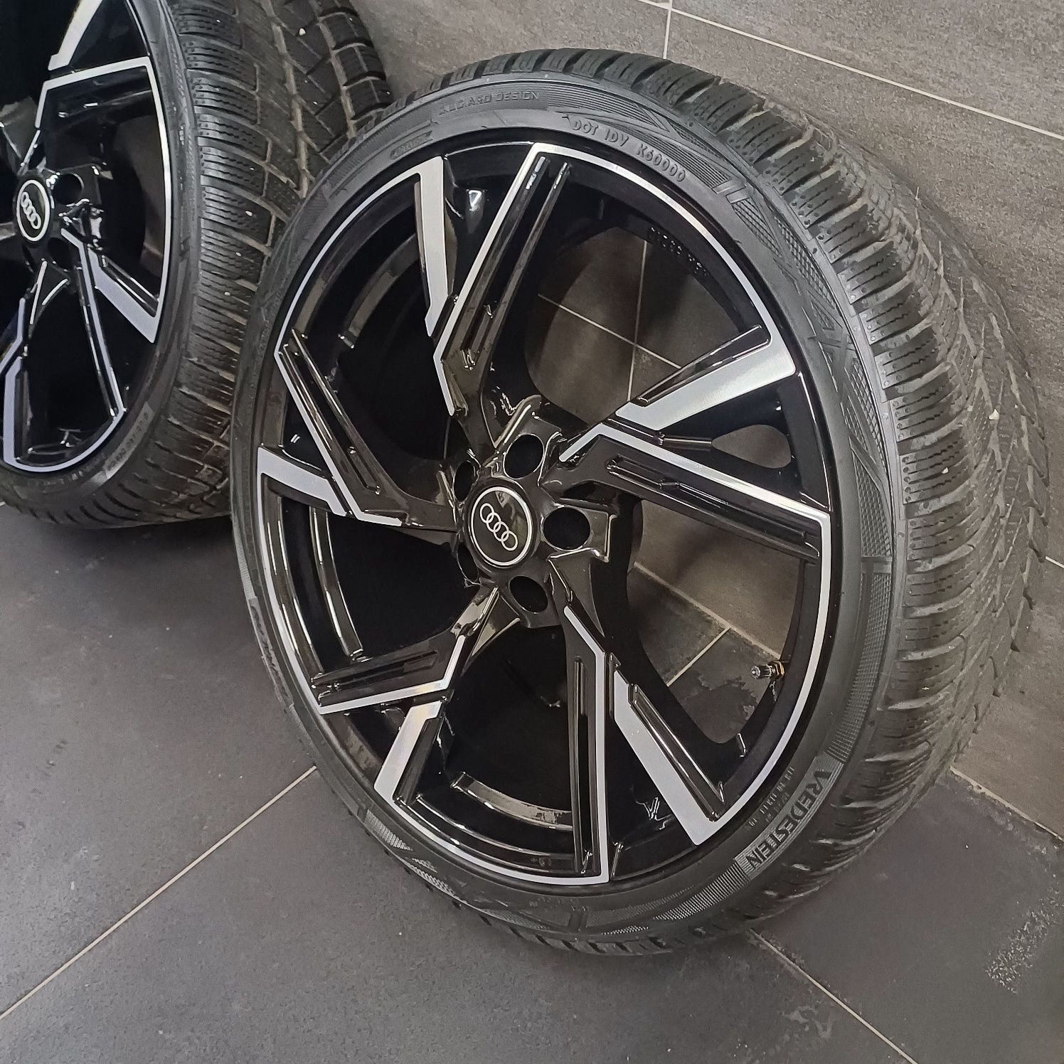 Kola 20" 5x112 Audi A5, S5, S4, A6, A7  Vredestein Zima