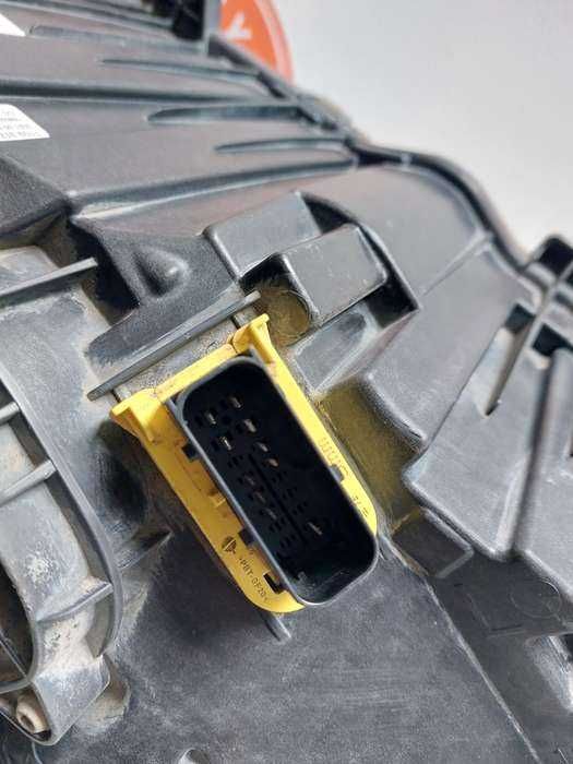 Lampa przednia lewa Volvo FH5 led LH