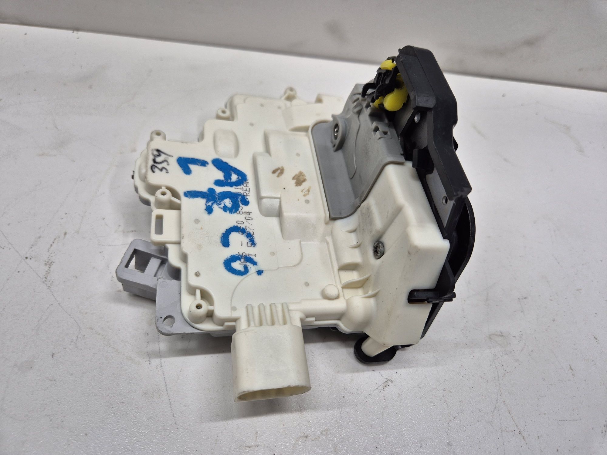 audi a6 c6 a4 b7 a3 8p zamek drzwi lewy tył tylny 8 pin