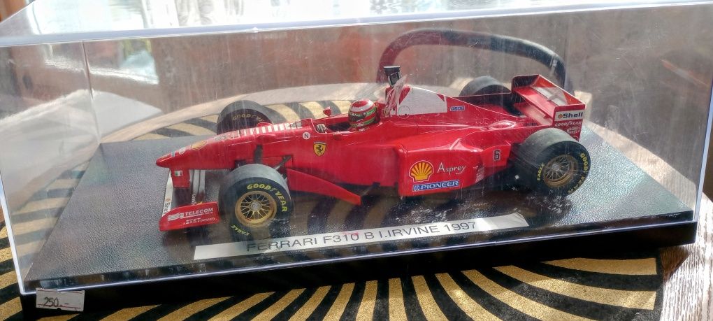 Model Bolid F1 Ferrari F 310 B Irvine 1997