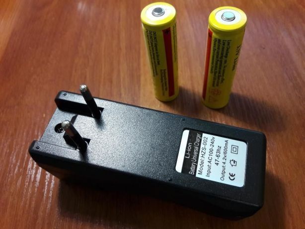 Зарядка на 2 аккумулятора Li-Ion 18650, 14500 зарядное устройство
